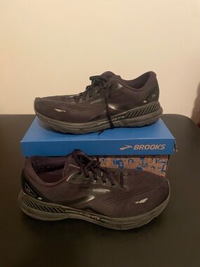 Brooks Adrenaline GTS 23 Black/Ebony Men’s 11 JB